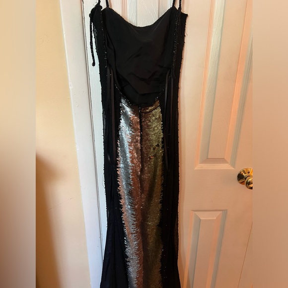 Sparkly black gown with gold and silver sequins, worn once, great condition - Picture 2 of 3